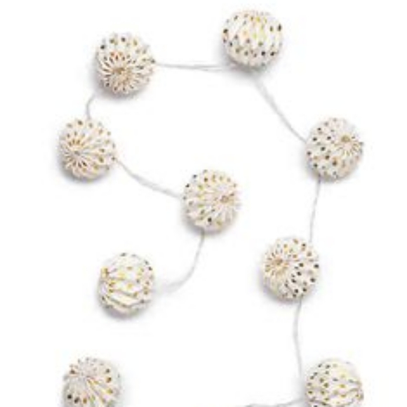 Crown and Ivy Garland - Picture 6 of 6